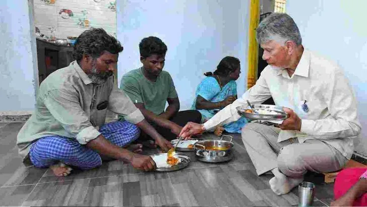 కావలిలో జాలర్ల  కుటుంబంతో భోజనం చేసిన సీఎం