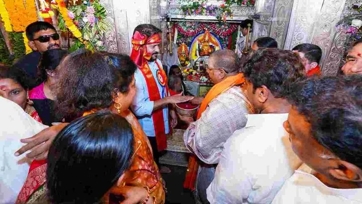 ఉజ్జయిని మహంకాళిని దర్శించుకున్న సీఎం రేవంత్‌రెడ్డి 