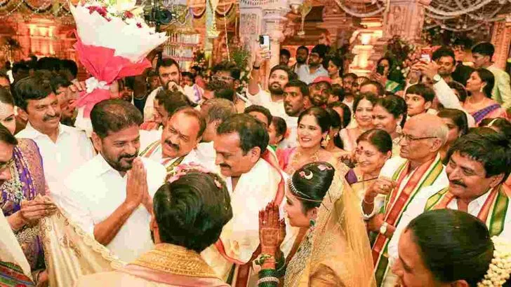 బండ్ల గణేష్ కుమార్తె వివాహానికి హాజరైన చంద్రబాబు, రేవంత్