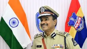 ఫిర్యాదుదారుల కోసం పోలీసులు అందుబాటులో ఉండాలి: డీజీపీ ఆనంద్