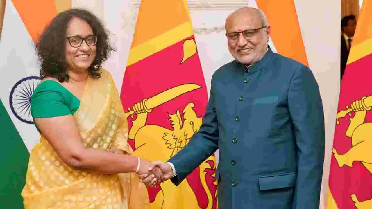 శ్రీలంక ప్రధాని హరిణి అమరసూర్యతో ఉప రాష్ట్రపతి సీ.పీ. రాధాకృష్ణన్ భేటీ