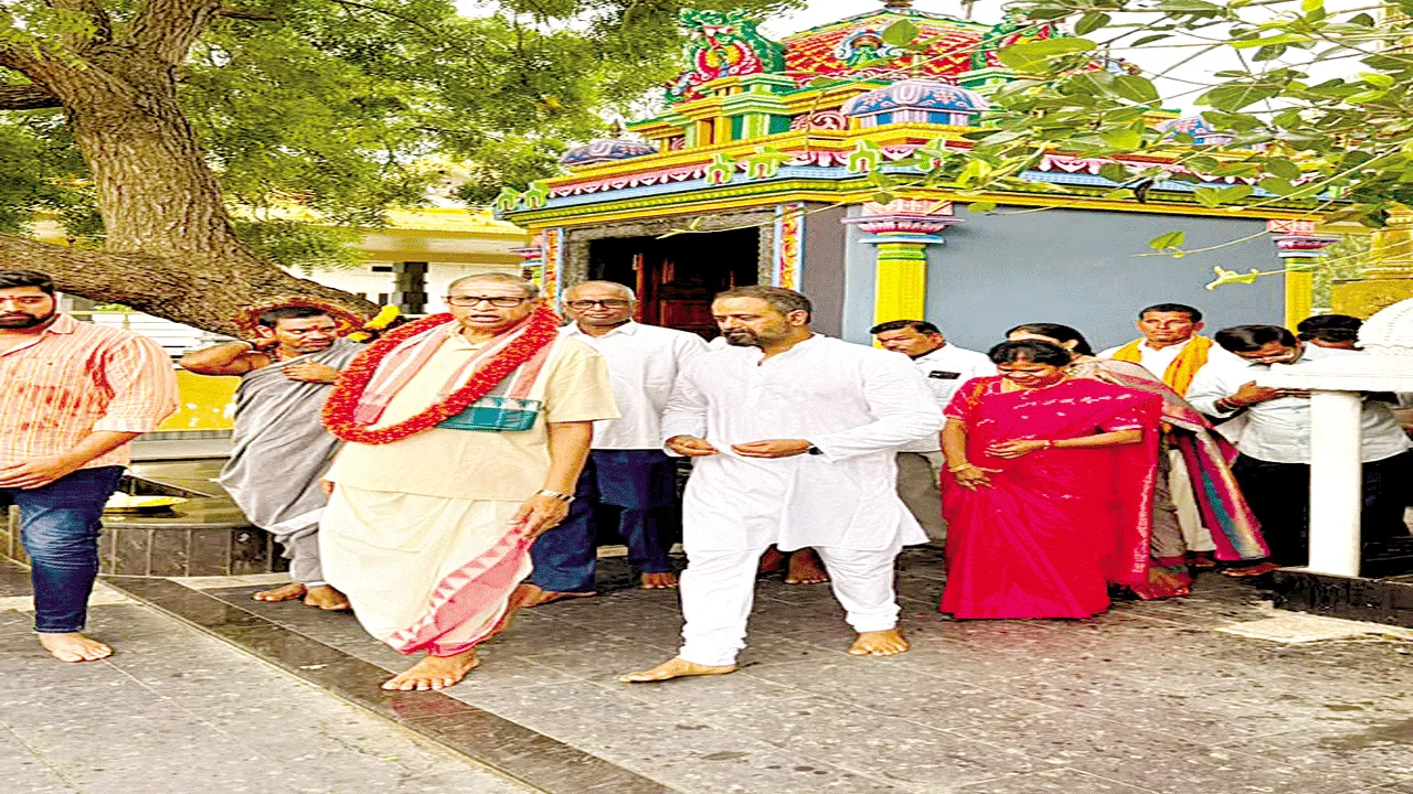 ఆధ్యాత్మిక చింతనకు ఆలయాలు దోహదం