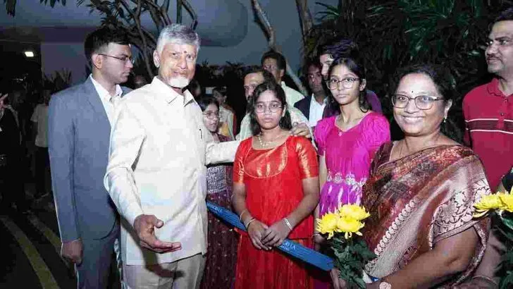సింగపూర్‌లో సీఎం చంద్రబాబుకు ఘన స్వాగతం..