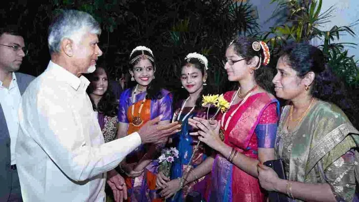 సింగపూర్‌లో సీఎం చంద్రబాబుకు ఘన స్వాగతం..
