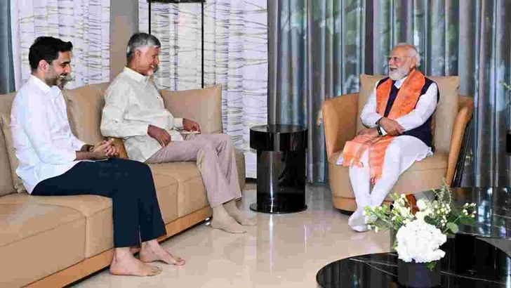 ప్రధాని మోదీకి ఆత్మీయ స్వాగతం పలికిన సీఎం చంద్రబాబు కుటుంబ సభ్యులు