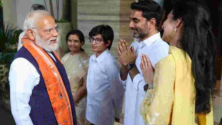 ప్రధాని మోదీకి ఆత్మీయ స్వాగతం పలికిన సీఎం చంద్రబాబు కుటుంబ సభ్యులు