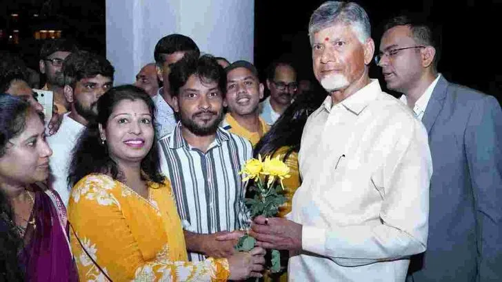 సింగపూర్‌లో సీఎం చంద్రబాబుకు ఘన స్వాగతం..