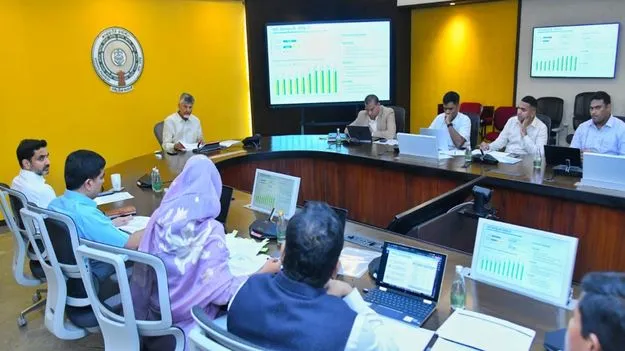 విద్యా వ్యవస్థలో వస్తున్న మార్పులు అందిపుచ్చుకోవాలి: సీఎం చంద్రబాబు