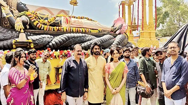కర్నూలులో ‘నాగబంధం’ చిత్ర బృందం  సందడి