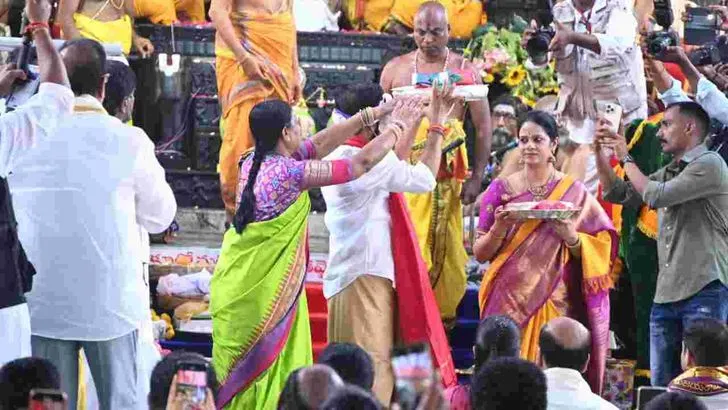 భద్రాచలంలో ఘనంగా సీతారామచంద్రస్వామి కల్యాణం