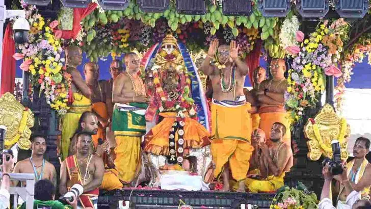 భద్రాచలంలో ఘనంగా సీతారామచంద్రస్వామి కల్యాణం