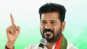 కేసీఆర్‌ను మార్చినట్లే.. పినరయి విజయన్‌ను మార్చేస్తారు: రేవంత్‌రెడ్డి