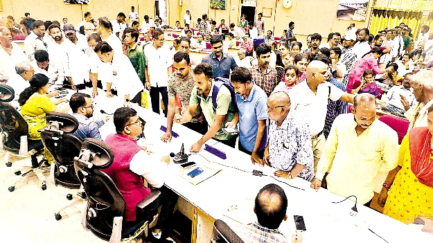  అర్జీలకు సత్వర పరిష్కారం చూపాలి
