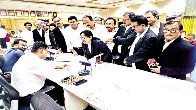 ఫిర్యాదులకు త్వరితగతిన పరిష్కారం 