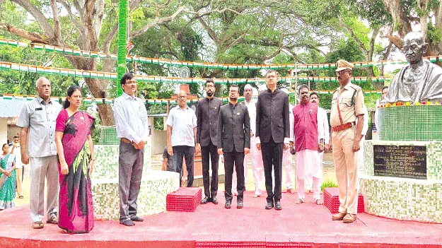 స్ఫూర్తిప్రదాతలు స్వాతంత్య్ర సమరయోధులు