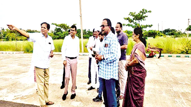 భోగాపురం వెళ్లే ప్రజలకు భోజనాలు