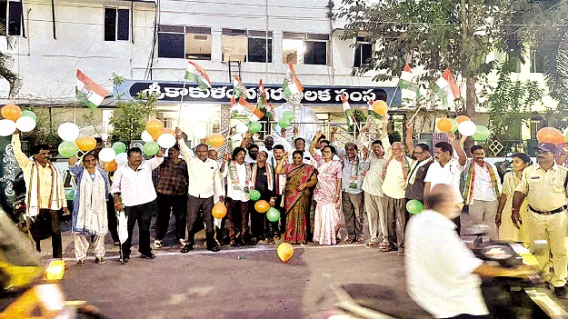 విద్యార్థుల పోరాట ఫలితమే కేంద్రమంత్రి రాజీనామా 