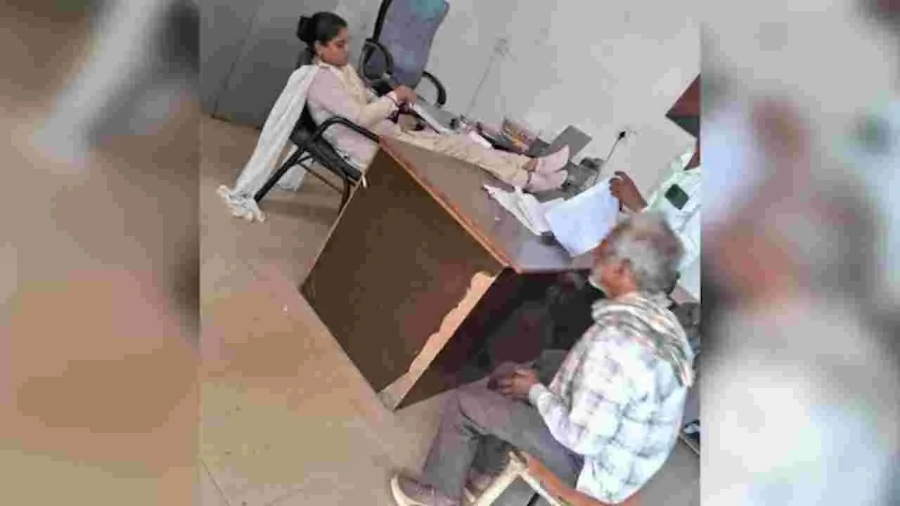 మహిళా కానిస్టేబుల్ నిర్వాకం.. ఎదురుగా ఉన్నది పెద్దాయన అని తెలిసీ