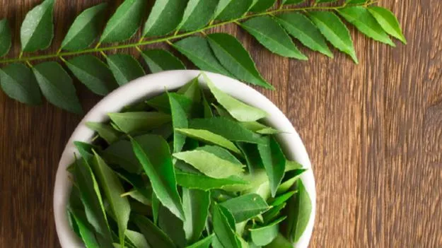  జాగ్రత్త.. కరివేపాకు అందరికీ మంచిది కాదు..!