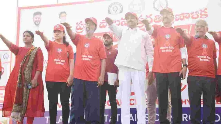 హైదరాబాద్‌లో హెచ్‌ఐవీ అవగాహన మానవహారం