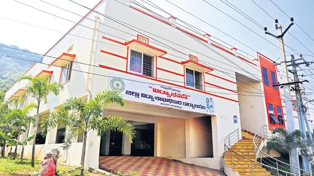 కొత్త జిల్లాలే ప్రాతిపదిక 