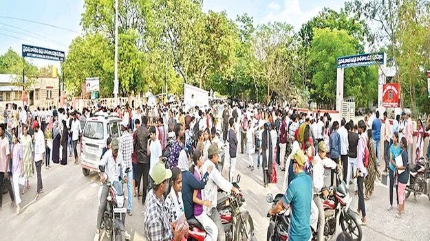 ప్రశాంతంగా నీట్‌ 