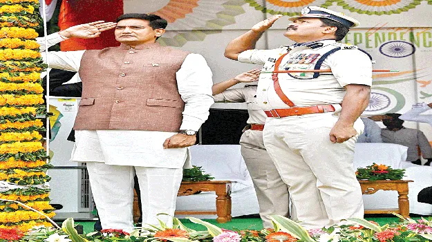 Independence celebrations soar high అంబరాన స్వాతంత్య్ర సంబరం