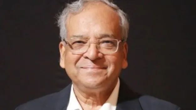 ఇంట్లో పేలిన ఏసీ.. మాజీ ఐఏఎస్ కన్నుమూత