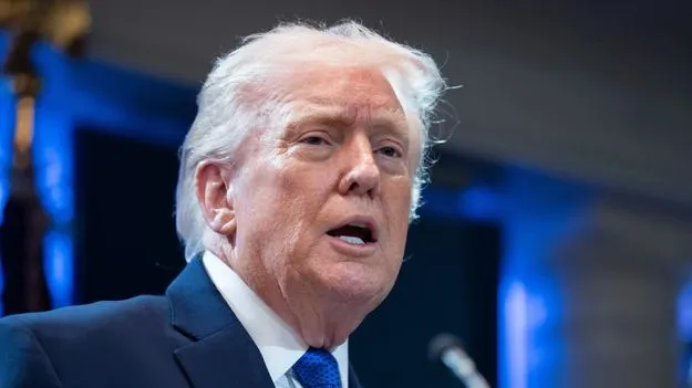 ట్రంప్‌ ప్రజామోదం ఢమాల్‌! 