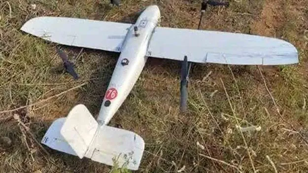 కుప్పకూలిన డ్రోన్.. భయాందోళనలో ప్రజలు 