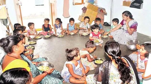 బాల్యవివాహాల నిర్మూలనకు కమిటీలను ఏర్పాటు చేయాలి:  గాంధీబాబు 