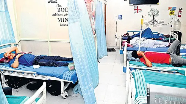 Fevers: విజృంభించిన జ్వరాలు