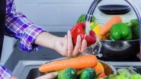 పండ్లు, కూరగాయలను ఇలా శుభ్రం చేయకపోతే ఆరోగ్యానికి ముప్పు.. 