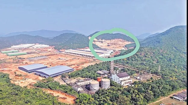 అక్రమంగా గ్రావెల్‌ తవ్వకాలు