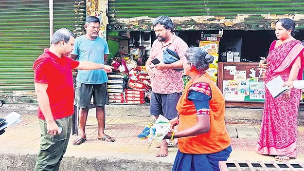 ఎక్కడి చెత్త అక్కడి దుకాణాల్లోనే...