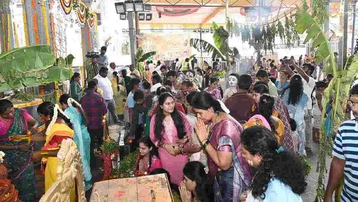 తిరుపతిలో గంగమ్మ జాతరకు పోటెత్తిన భక్తులు 