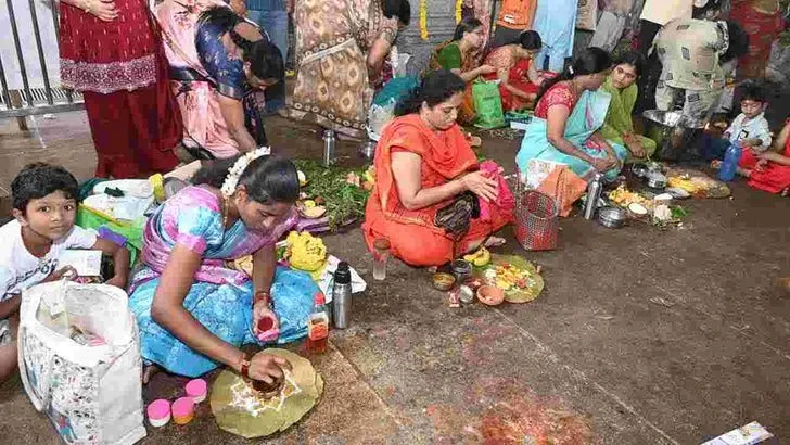 తిరుపతిలో గంగమ్మ జాతరకు పోటెత్తిన భక్తులు 