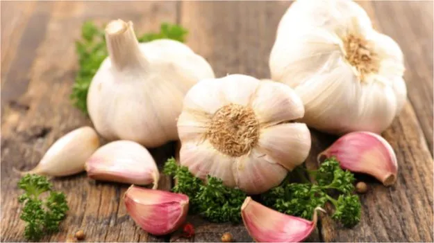 ఇలా ఉన్న వెల్లుల్లి కొనకండి.. ఆరోగ్యానికి ప్రమాదం