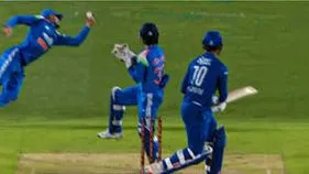 అదిరిపోయే క్యాచ్ పట్టిన గిల్..  వీడియో వైరల్