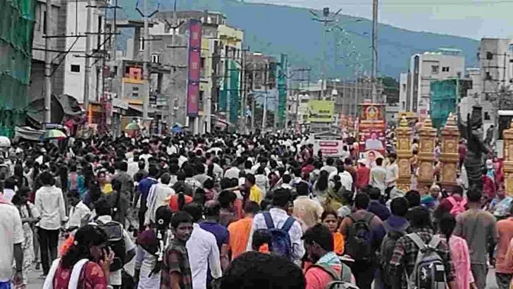 సింహాచలంలో ప్రారంభమైన భక్తుల గిరి ప్రదక్షణ