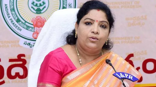 చనిపోవడానికి ఉన్న ధైర్యం బతకడానికి ఎందుకు చూపించరు: మంత్రి సంధ్యారాణి