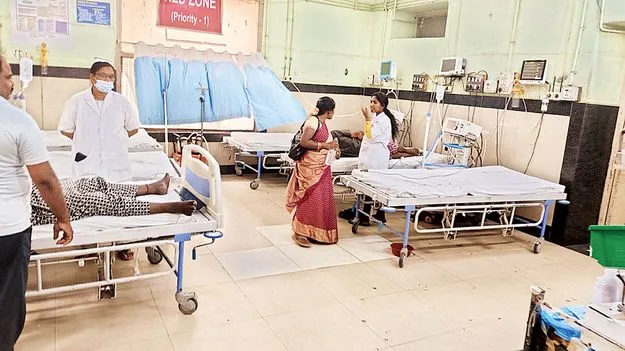స్తంభించిన వైద్యసేవలు 