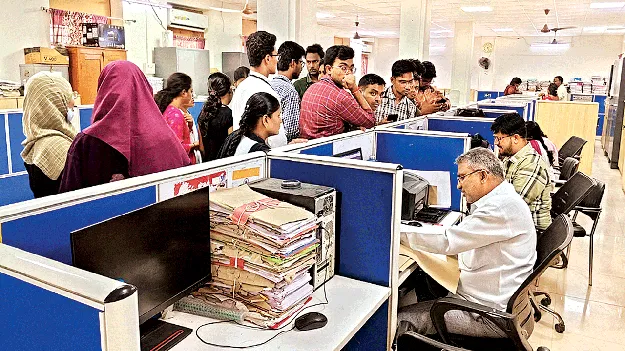 కొత్తగా 215 మంది హౌస్‌ సర్జన్లు 