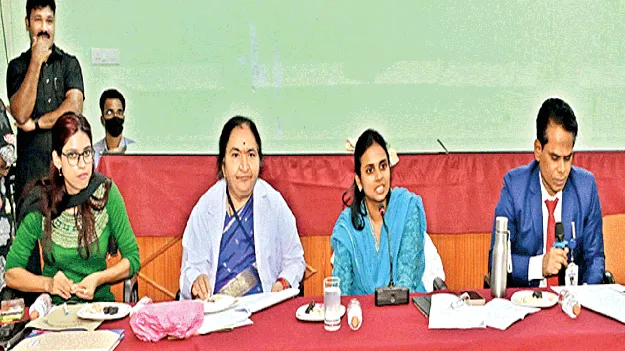 ఆరోగ్యశ్రీ కేసులను 80 శాతానికి పెంచాలి