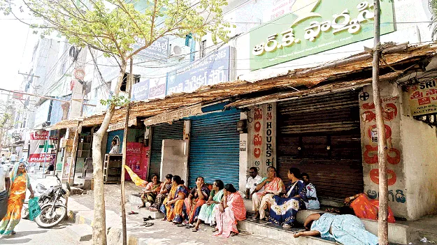 నకిలీ మందుల అమ్మకాన్ని నివారించాలి