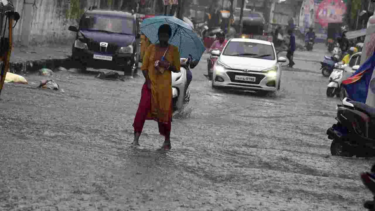 కోస్తా జిల్లాల్లో ఈదురు గాలులతో కూడిన వర్షాలు: వాతావరణ శాఖ