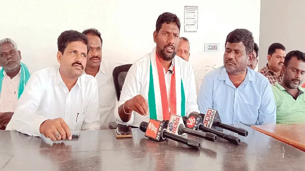 కొల్లాపూర్‌లో బీజేపీవి డ్రామా దీక్షలు
