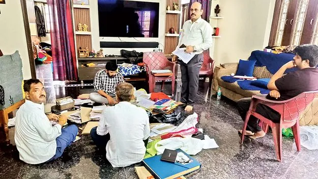 నంద్యాల సబ్‌ రిజిస్ర్టార్‌ ఇంట్లో ఏసీబీ తనిఖీలు