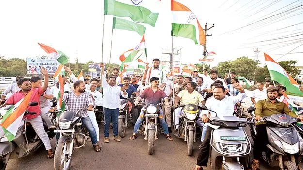 వీరుల త్యాగ ఫలితమే స్వాతంత్య్రం 