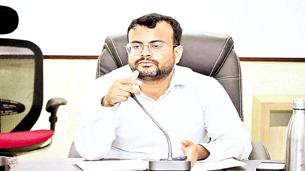 సమస్యల పరిష్కారంలో నిర్లక్ష్యం వద్దు